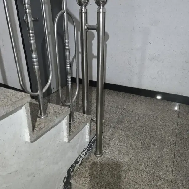 계단 스테인리스 난간대 용접 ②